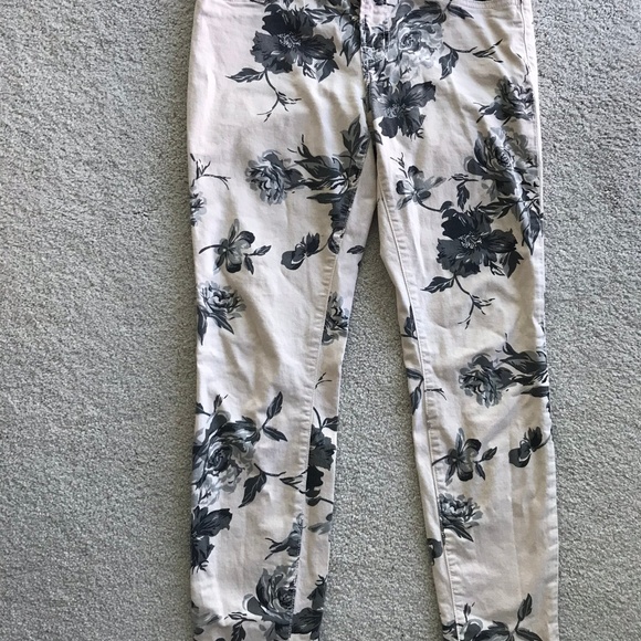 J Brand Large Floral Print Skinny Jeans - Picture 4 of 8